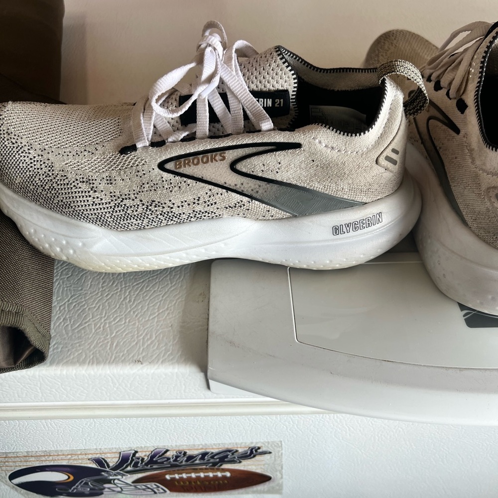 Brooks Womens White Running Shoes